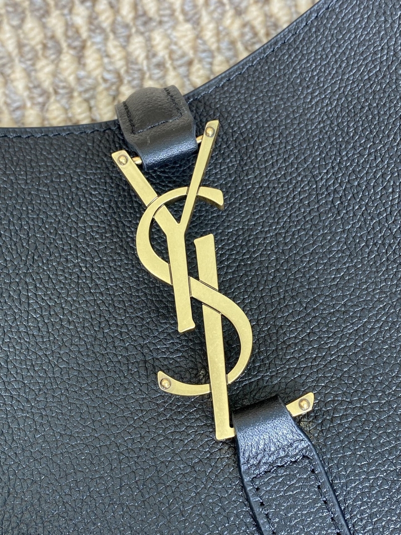 Y51 hobo bags